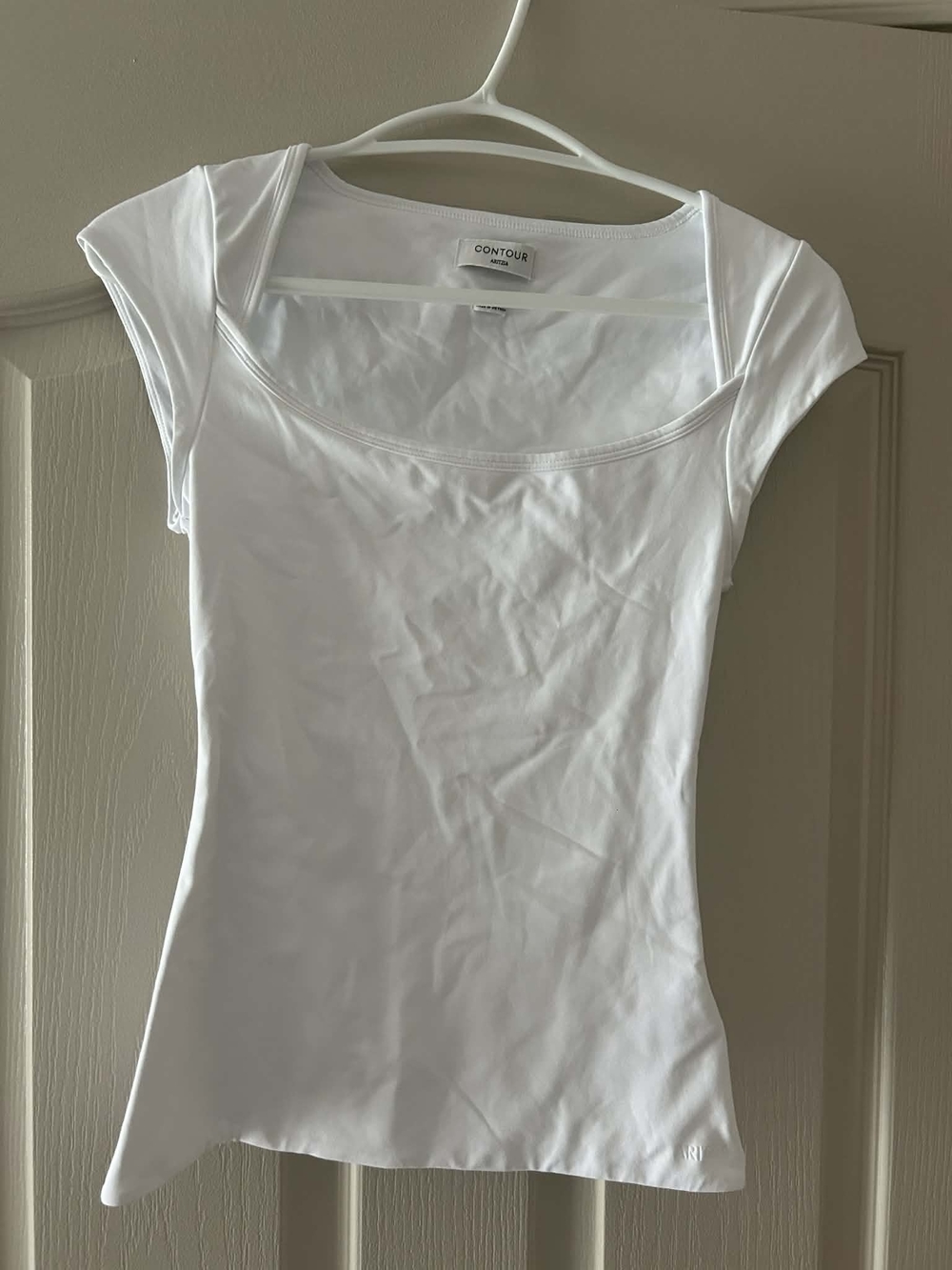Aritzia White Scoop-Neck Cap Sleeve Tank